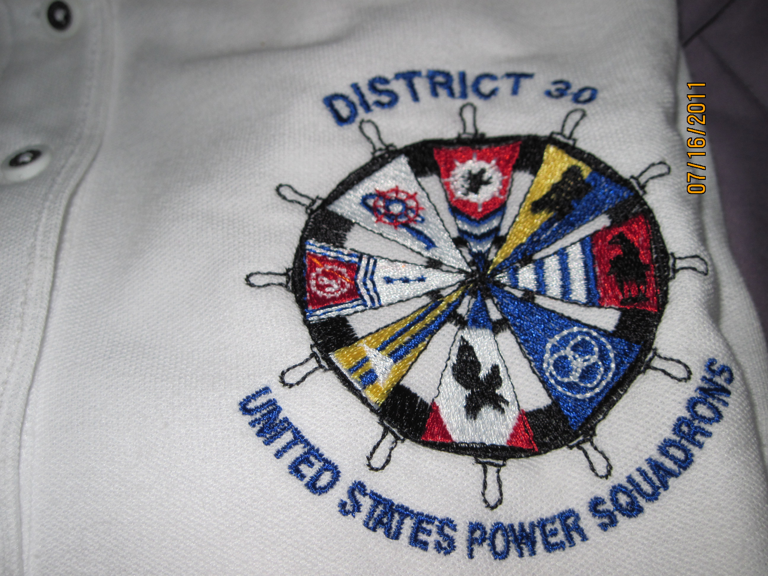 close up d30 shirt